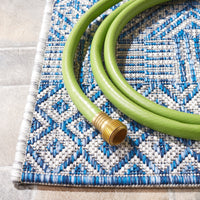 SAFAVIEH Courtyard Evander Geometric Indoor/Outdoor Area Rug, Gray/Blue, 5'3