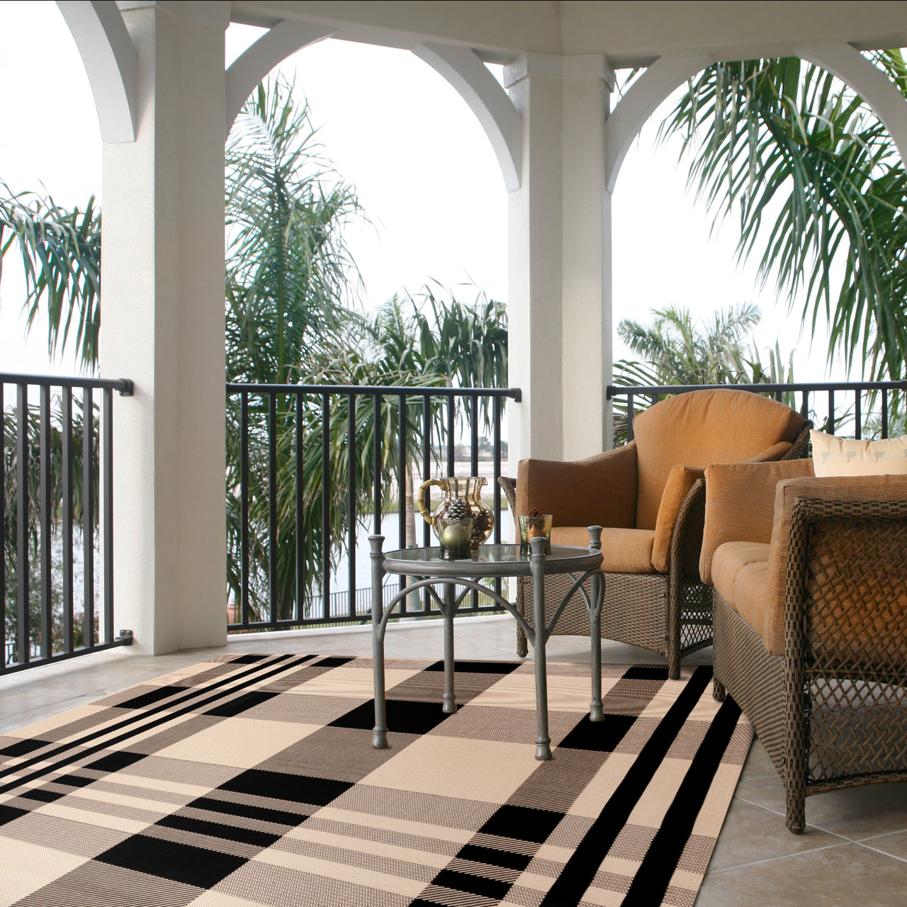 SAFAVIEH Courtyard Benjamin Plaid Indoor/Outdoor Area Rug, Black/Bone, 8' x 11'