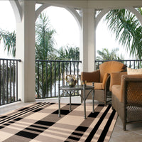 SAFAVIEH Courtyard Benjamin Plaid Indoor/Outdoor Area Rug, Black/Bone, 8' x 11'