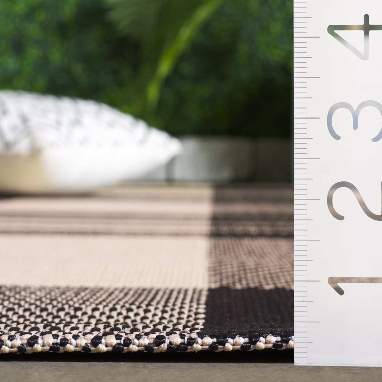 SAFAVIEH Courtyard Benjamin Plaid Indoor/Outdoor Area Rug, Black/Bone, 8' x 11'