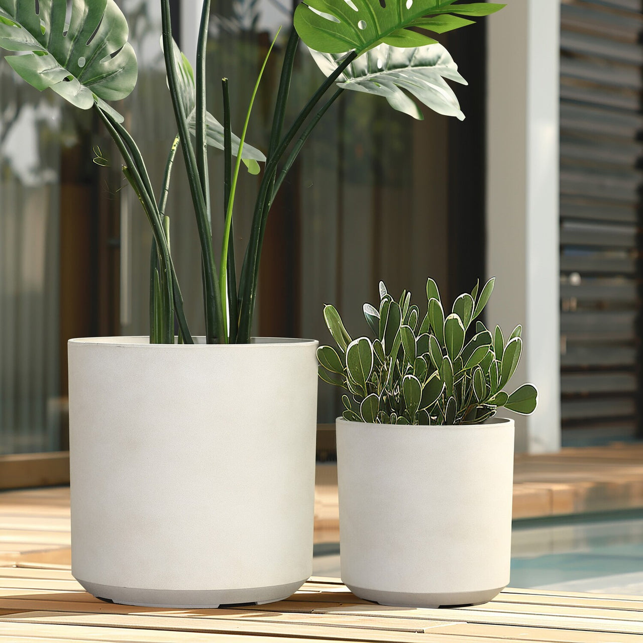 LuxenHome 2-Piece Moon Stone Round Plastic Planters Set
