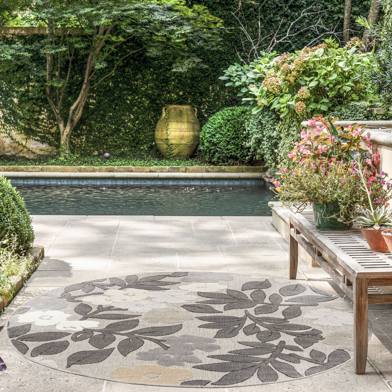 Oasis Modern Floral Multicolor Polypropylene Indoor Outdoor Area Rug, 5'x7' Rectangle