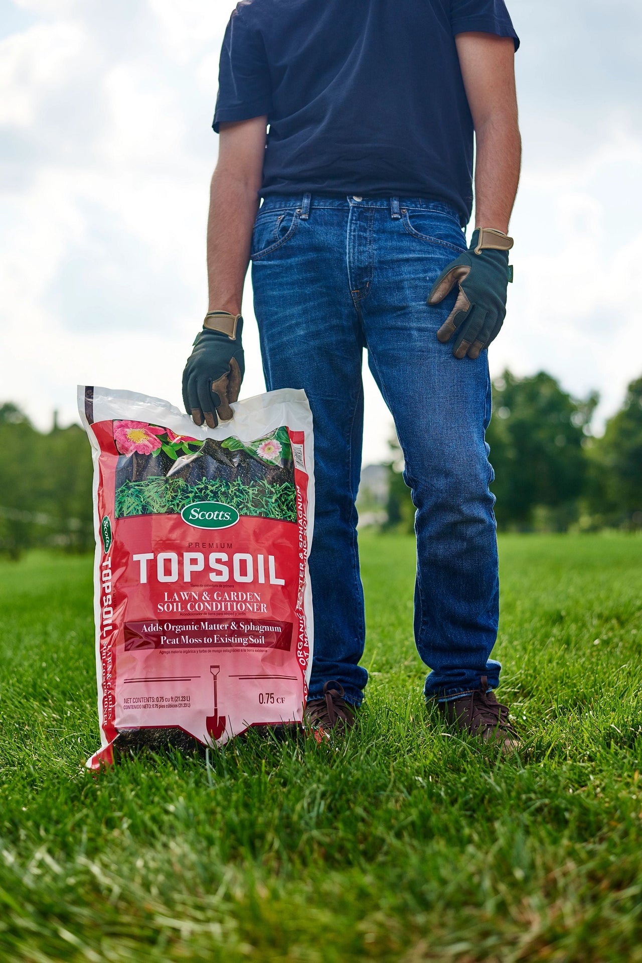Scotts Premium Topsoil, Lawn and Garden Soil Conditioner, With Peat Moss, 0.75 cu. ft.