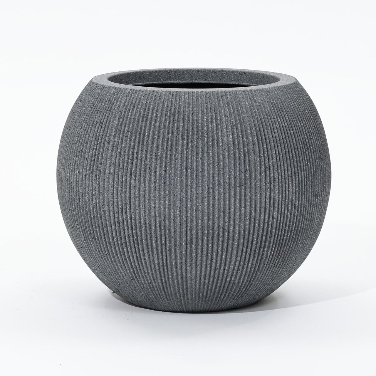 LuxenHome 14.5" Dia Round Planter Large Indoor Outdoor Plant Pot Modern Striped Plastic Planter Pot