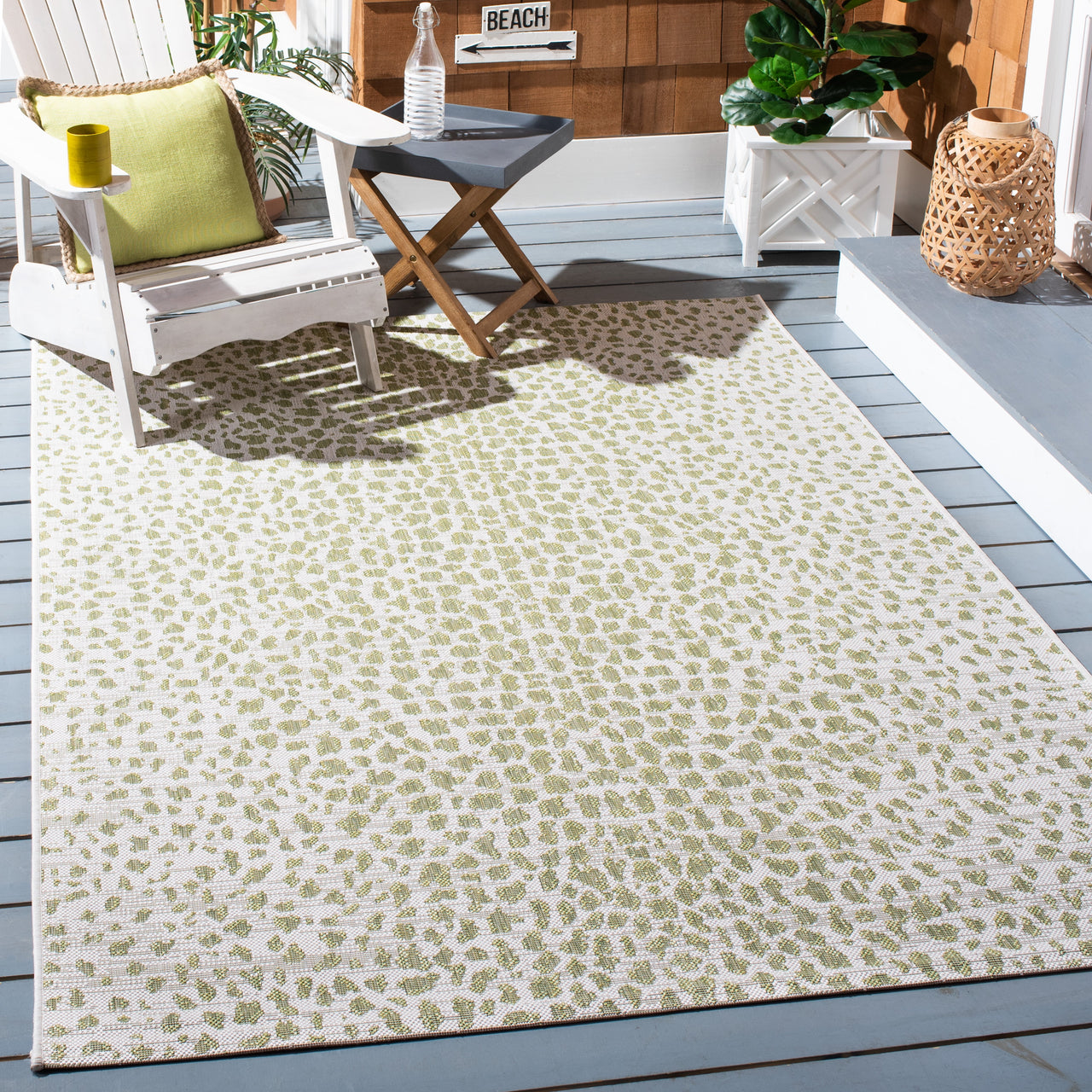 Safavieh Courtyard Karina Animal Indoor/Outdoor Area Rug, Gray/Black, 5'5" x 7'7"