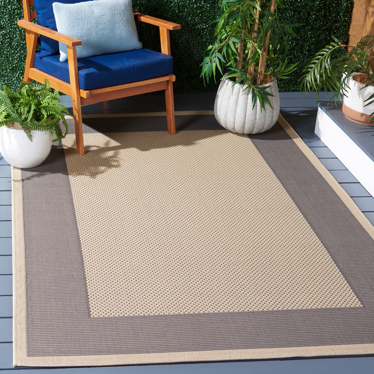 Safavieh Courtyard Justine Bordered Indoor/Outdoor Area Rug, Beige/Navy, 5'3" x 7'7"