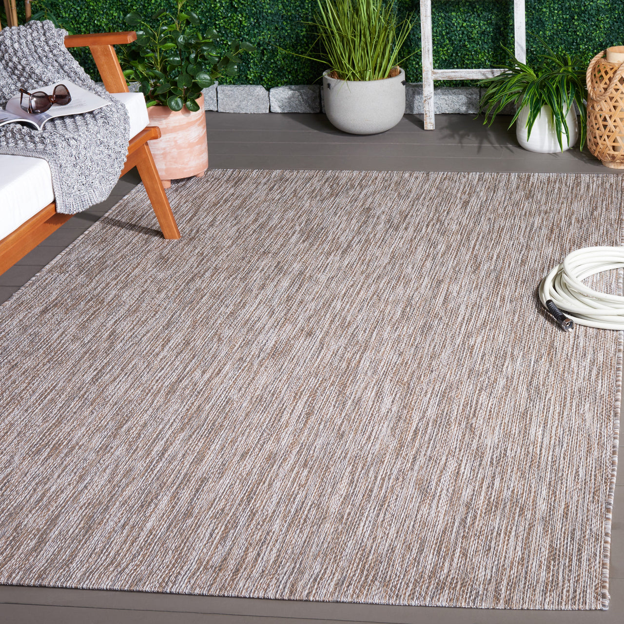 Safavieh Courtyard Mitre Geometric Indoor/Outdoor Area Rug, Beige, 5'3" x 7'7"