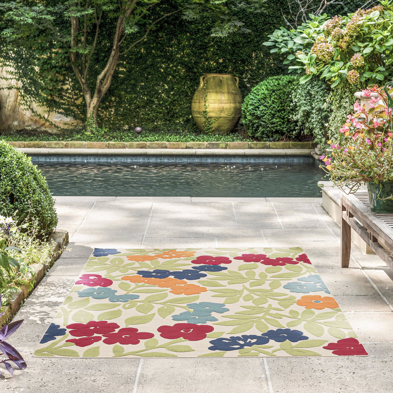 Oasis Modern Floral Multicolor Polypropylene Indoor Outdoor Area Rug, 5'x7' Rectangle